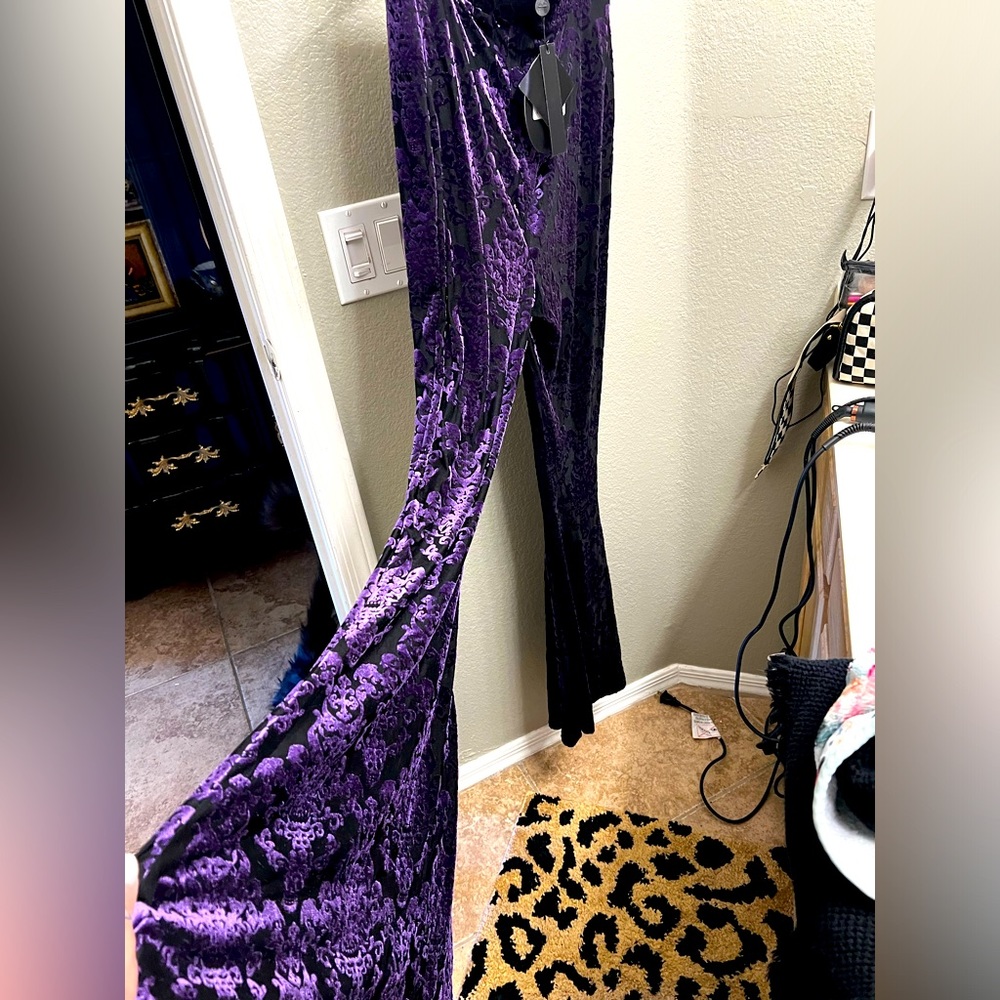 KILLSTAR VALEFOR FLARES size XL, purple velour NWT